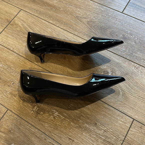 Ann Taylor Black Patten Leather Kitten Heel Pumps Size 8 - Picture 3 of 13